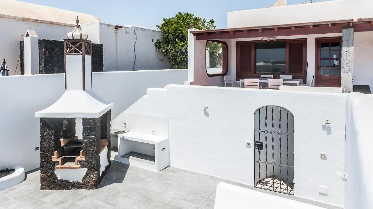 Magnifica Villa Al Lado Del Mar Arrecife
